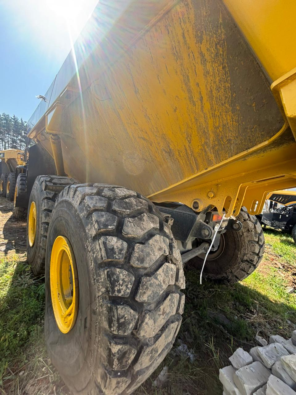 KOMATSU HM400* Шарнирно-сочленённый самосвал HM400-5 (Дизельный, 15,2 л, 480 л.с., АТ)