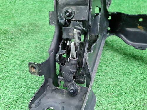 Кронштейн фары правый BMW X5 G05 (2018-н.в.)