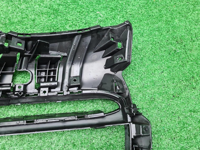 Решетка бампера RH Porsche Panamera 2 971 (20-24)