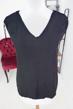 Топ для активных прогулок, визуально на 44 размер