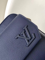 Сумка-мессенджер Louis Vuitton