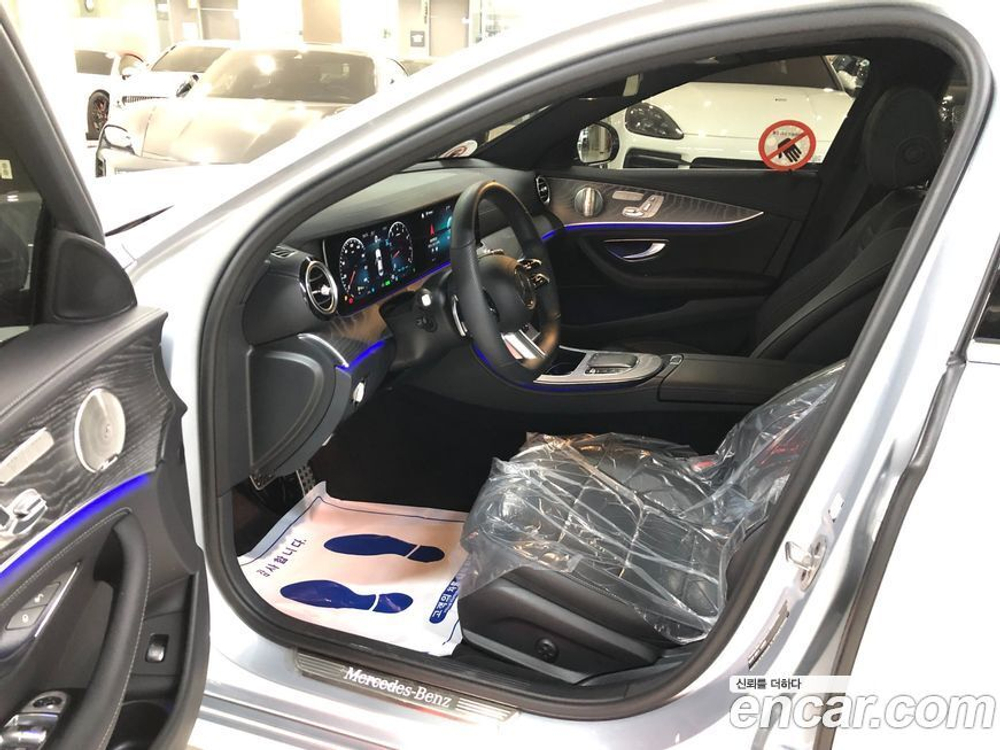 Mercedes-Benz E-Class W213 E350 4MATIC AMG Line (05.2022)
