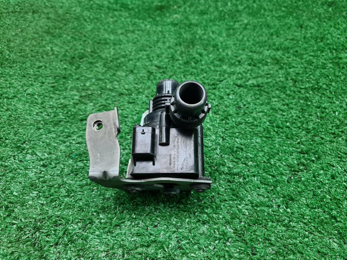 Помпа Land-Rover Discovery Sport (2019-н.в.)