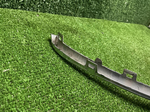 Молдинг решетки радиатора Mercedes V W447 (14-нв)