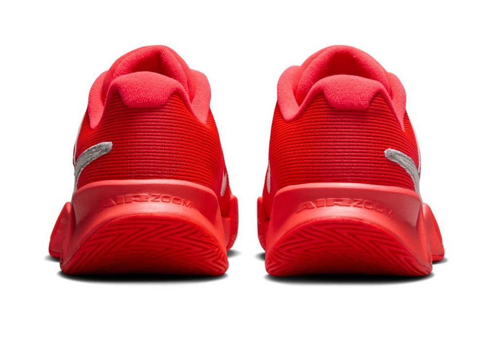 Женские теннисные кроссовки Nike Zoom GP Challenge Pro HC Premium - bright crimson/metallic silver