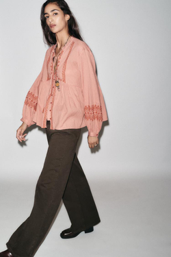 ZARA БЛУЗА С КОНТРАСТНОЙ ВЫШИВКОЙ, МАРСАЛА