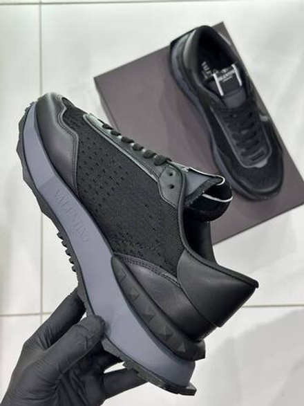 Кроссовки Valentino
