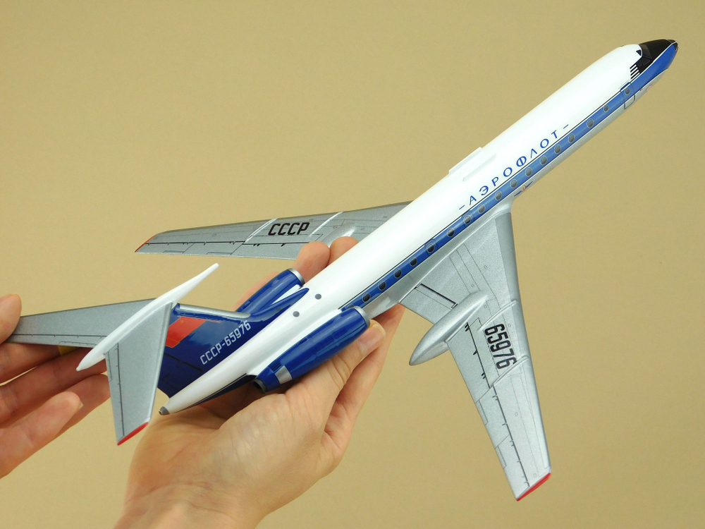 Модель самолета Ту-134А (М1:100, Аэрофлот СССР-65976, Ретро)