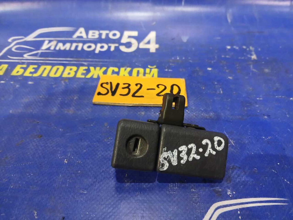 Бардачок пассажирский TOYOTA CAMRY 1991