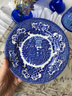 Десертная тарелка English Ironstone (скол)