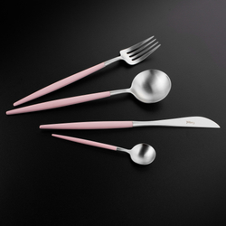 Набор столовых приборов на 6 персон 24 предмета Cutipol Goa matte pink в подарочной упаковке