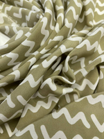 Шелк оливковый с белыми узорами