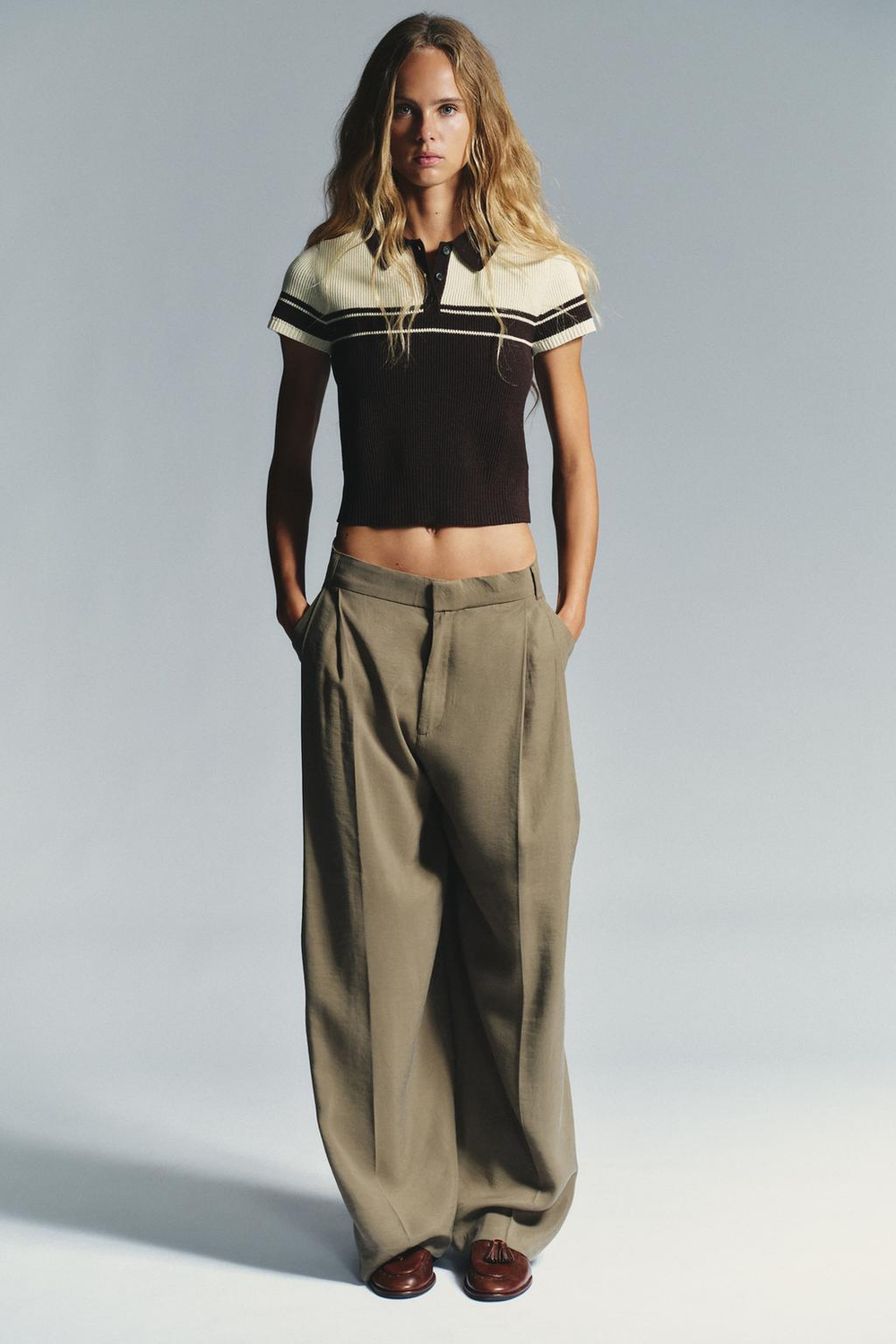 ZARA ТРИКОТАЖНЫЙ ТОП-ПОЛО В РУБЧИК, КОРИЧНЕВЫЙ/ЭКРЮ