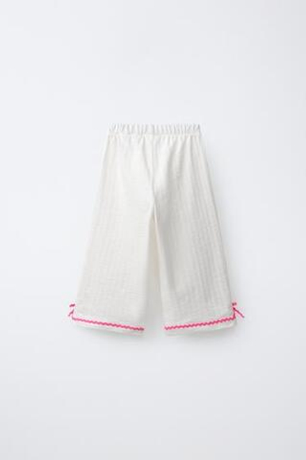 ZARA БРЮКИ-КЮЛОТЫ ИЗ РЕЛЬЕФНОЙ ТКАНИ С КОНТРАСТНЫМИ ВОЛНАМИ, ЭКРЮ
