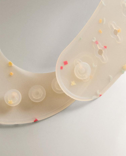 ZARA HOME ДЕТСКИЙ СИЛИКОНОВЫЙ НАГРУДНИК «КОНФЕТТИ», РАЗНОЦВЕТНЫЙ