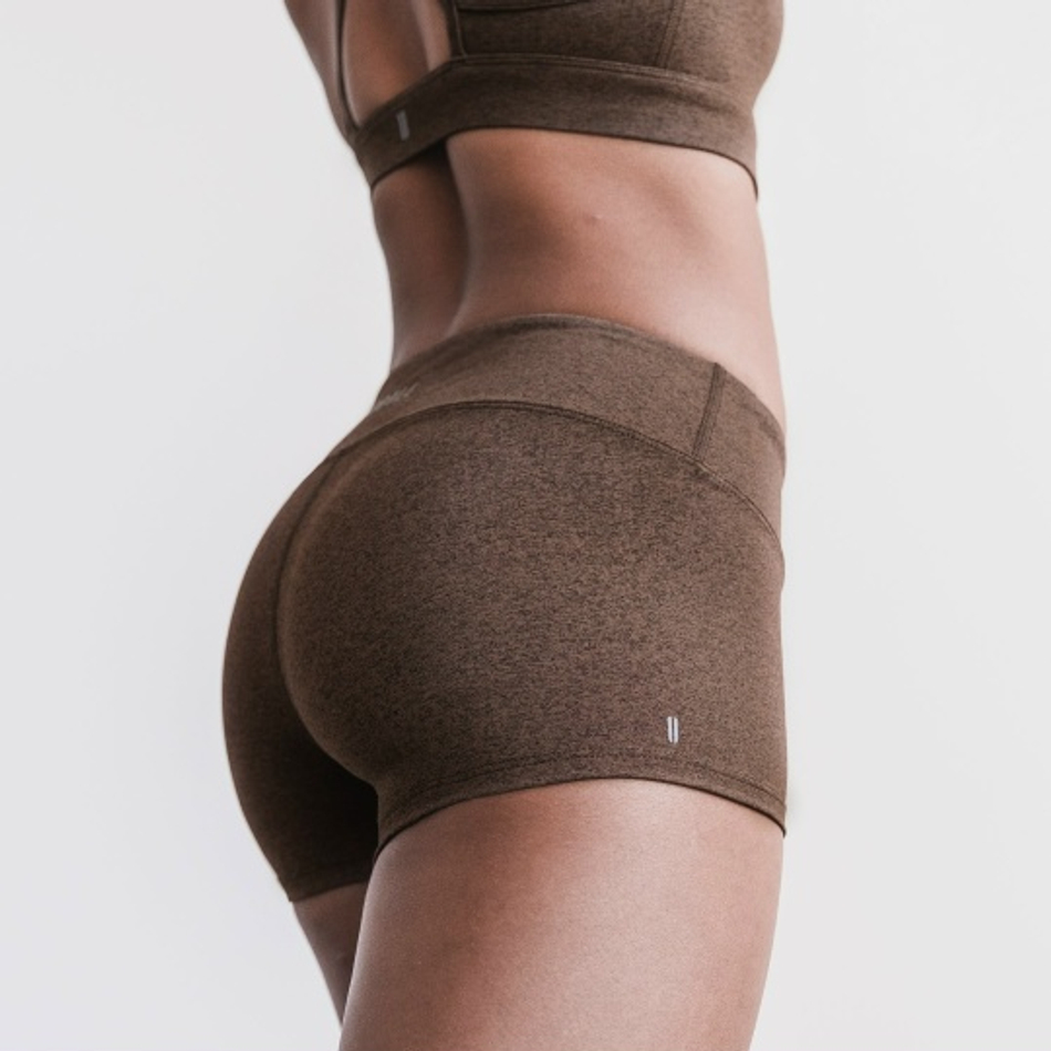 Шорты NOBULL бежевые 2 дюйма