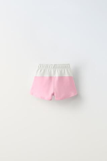 ZARA ШОРТЫ-БЕРМУДЫ В СТИЛЕ КОЛОР-БЛОК С НАДПИСЬЮ, РОЗОВЫЙ