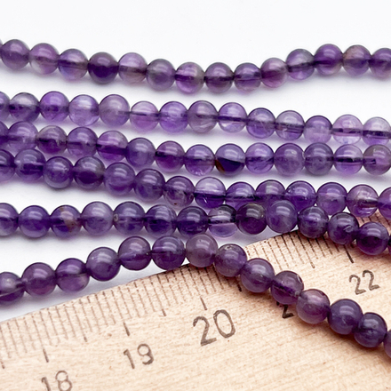 Аметист бусины, диаметр около 4,3-4,5 мм, цена за отрезок 19 см (1/2 нити)