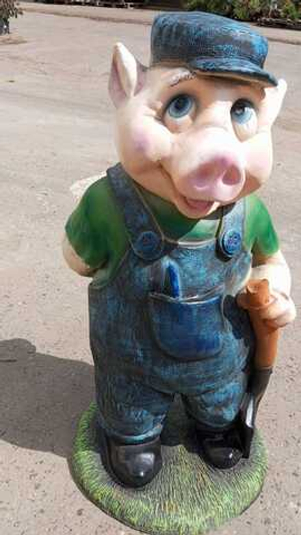 Поросенок с лопатой (F08349)