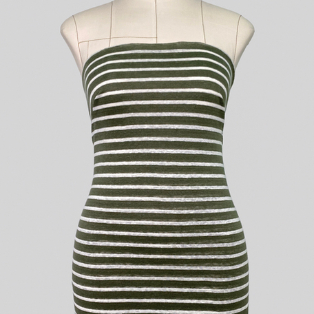 Тонкий льняной трикотаж болотно-зелёного цвета в молочную полоску