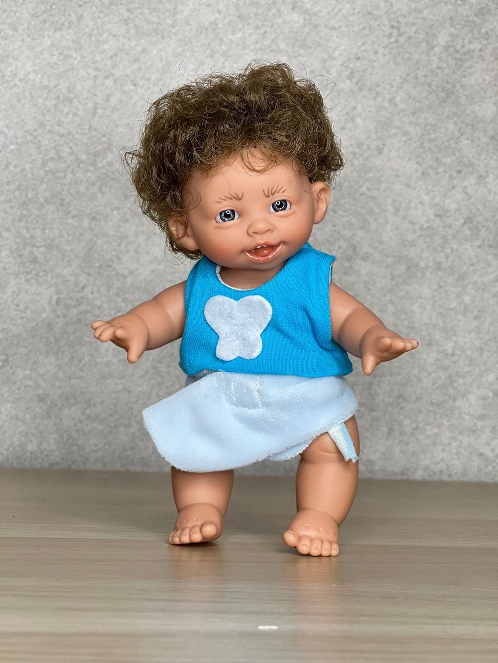 Кукла LAMAGIK виниловая 18см Gestitos Surfero (404A)