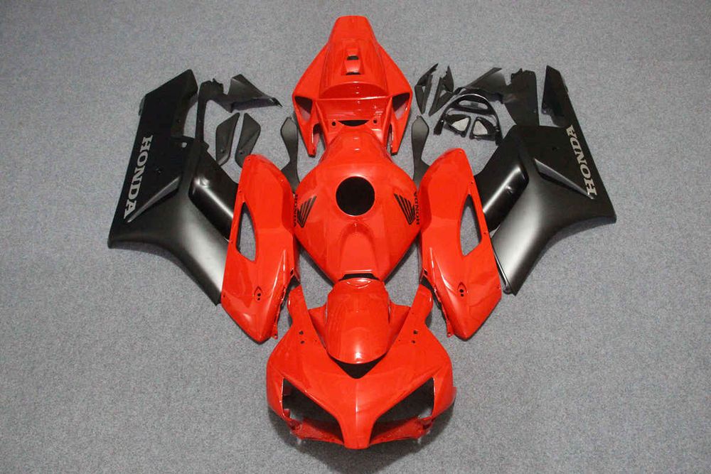 Комплект пластика для мотоцикла Honda CBR 1000RR 04-05 Красно-Черный