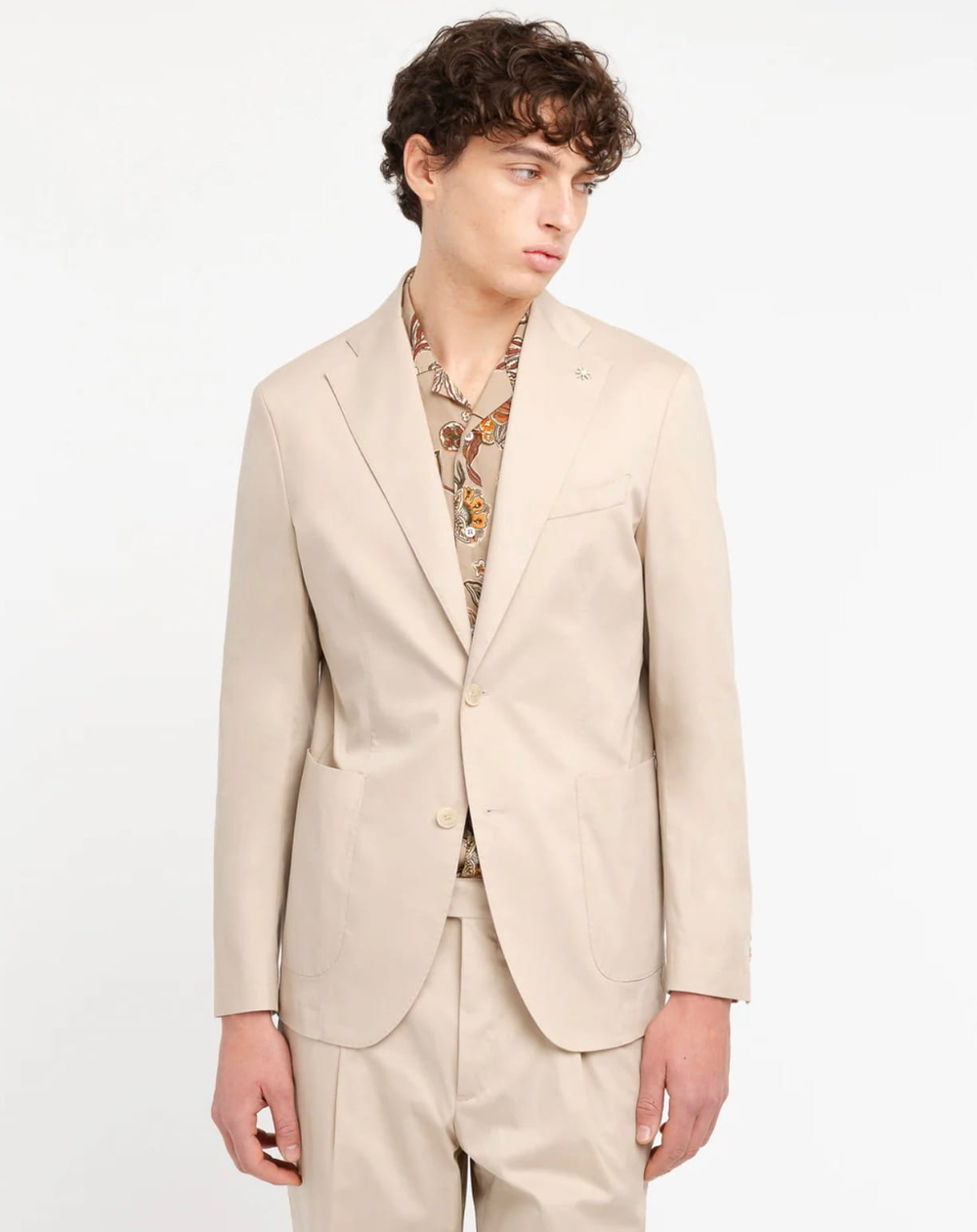 Мужской классический костюм (бежевый) Б80