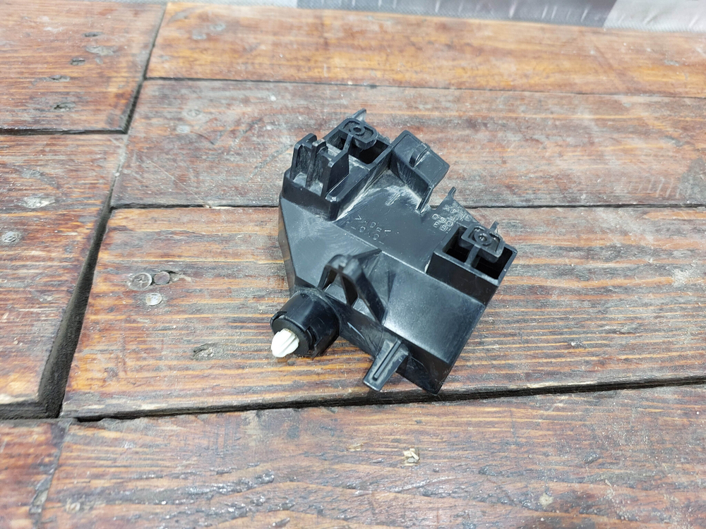 Кронштейн заднего фонаря Land Cruiser Prado 150 09-17 Б/У Оригинал 5256360060