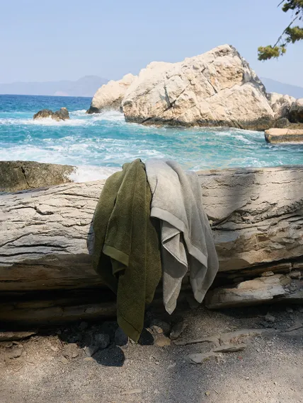 Полотенце банное бежево-серого цвета из коллекции essential, 90х150 см