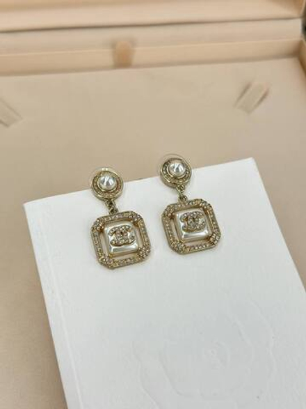 Серьги CHANEL