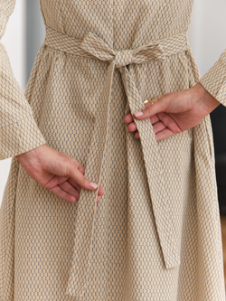 Платье с вшитой манишкой