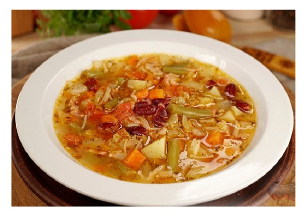 Суп минестроне с фасолью, вермишелью и беконом