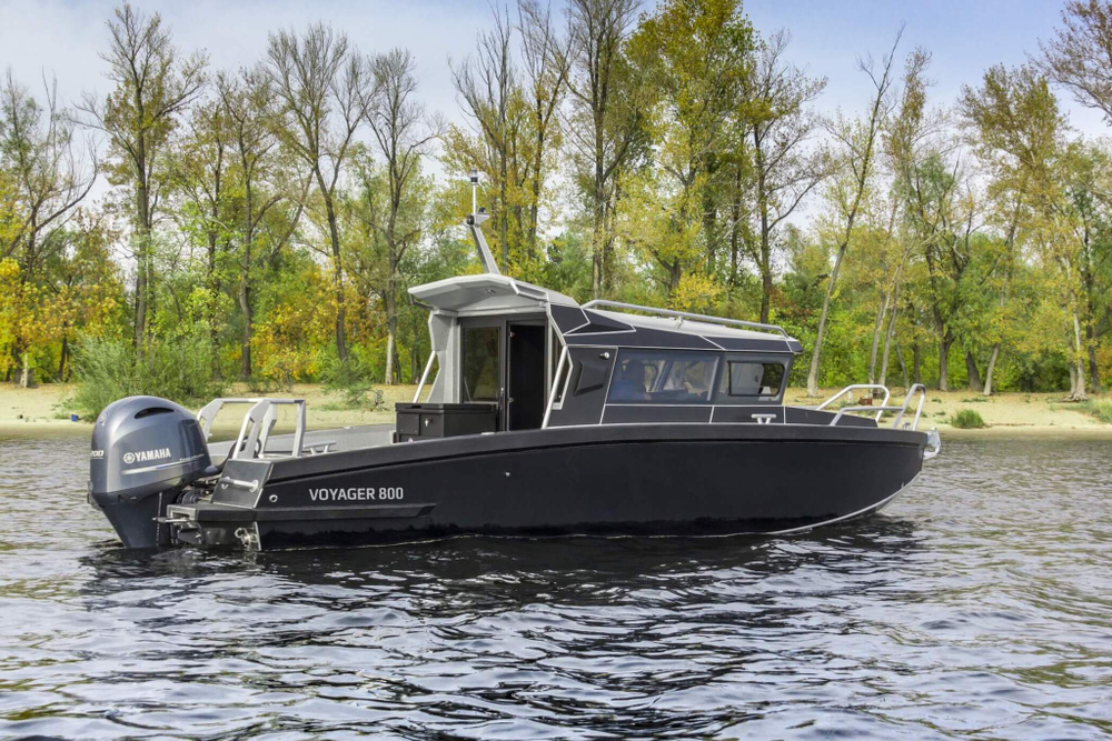 Катер Volzhanka VOYAGER 800 CABIN LE