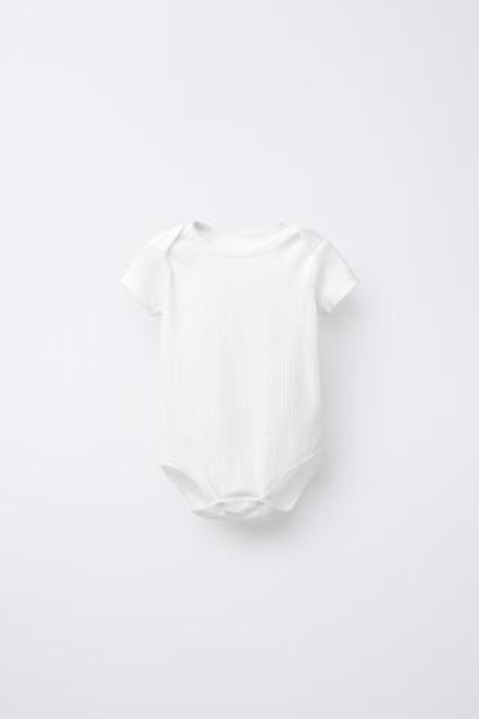 ZARA НАБОР ИЗ ТРЕХ БОДИ С КОРОТКИМИ РУКАВАМИ, БЕЛЫЙ