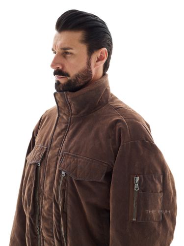 Утепленный коричневый бомбер из вареного денима