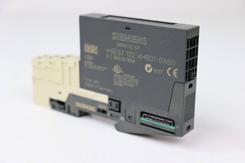Б/у SIEMENS 6ES7 132-4HB01-0AB0