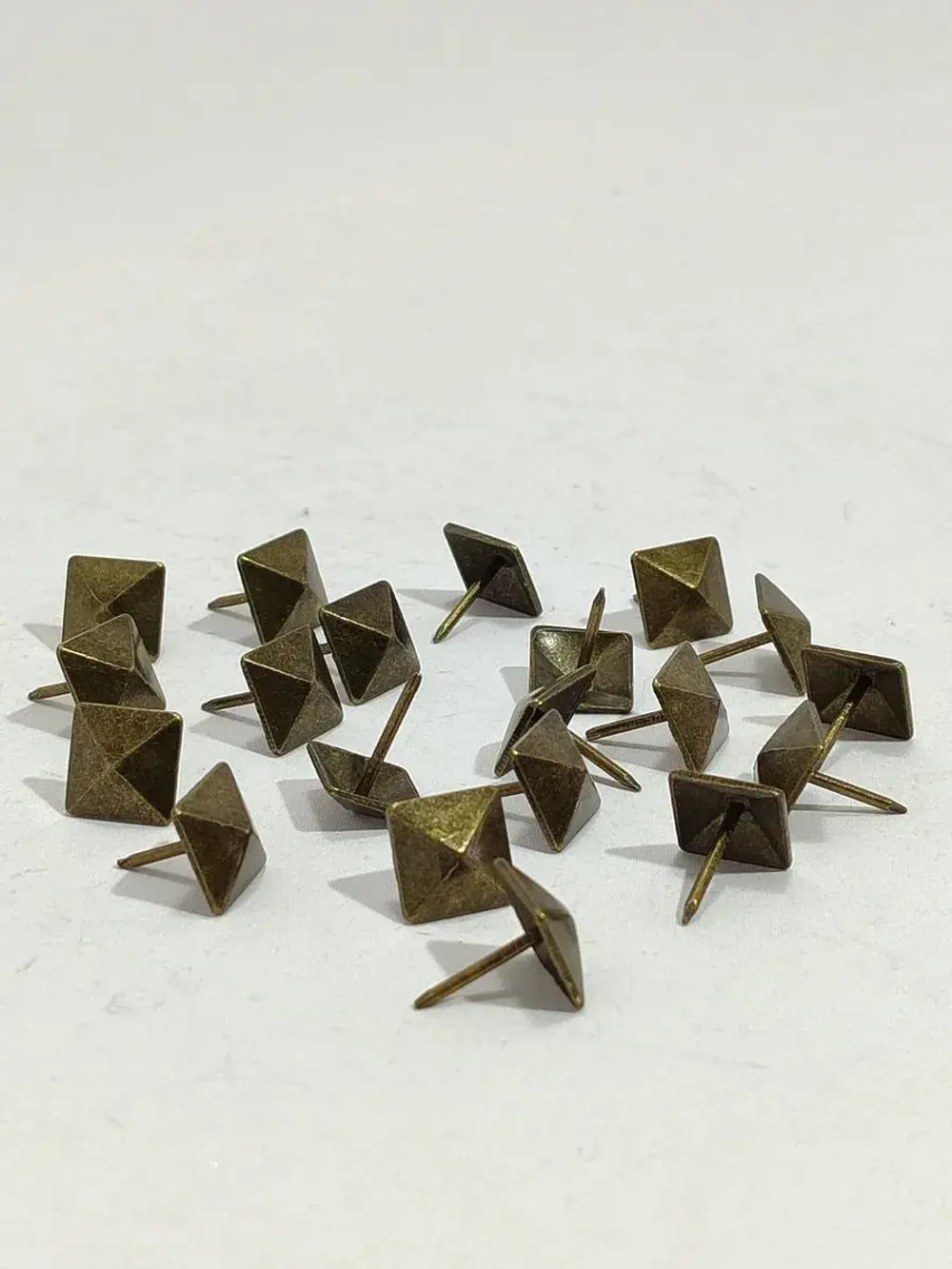 Декоративные гвозди для двери, мебели и обивки