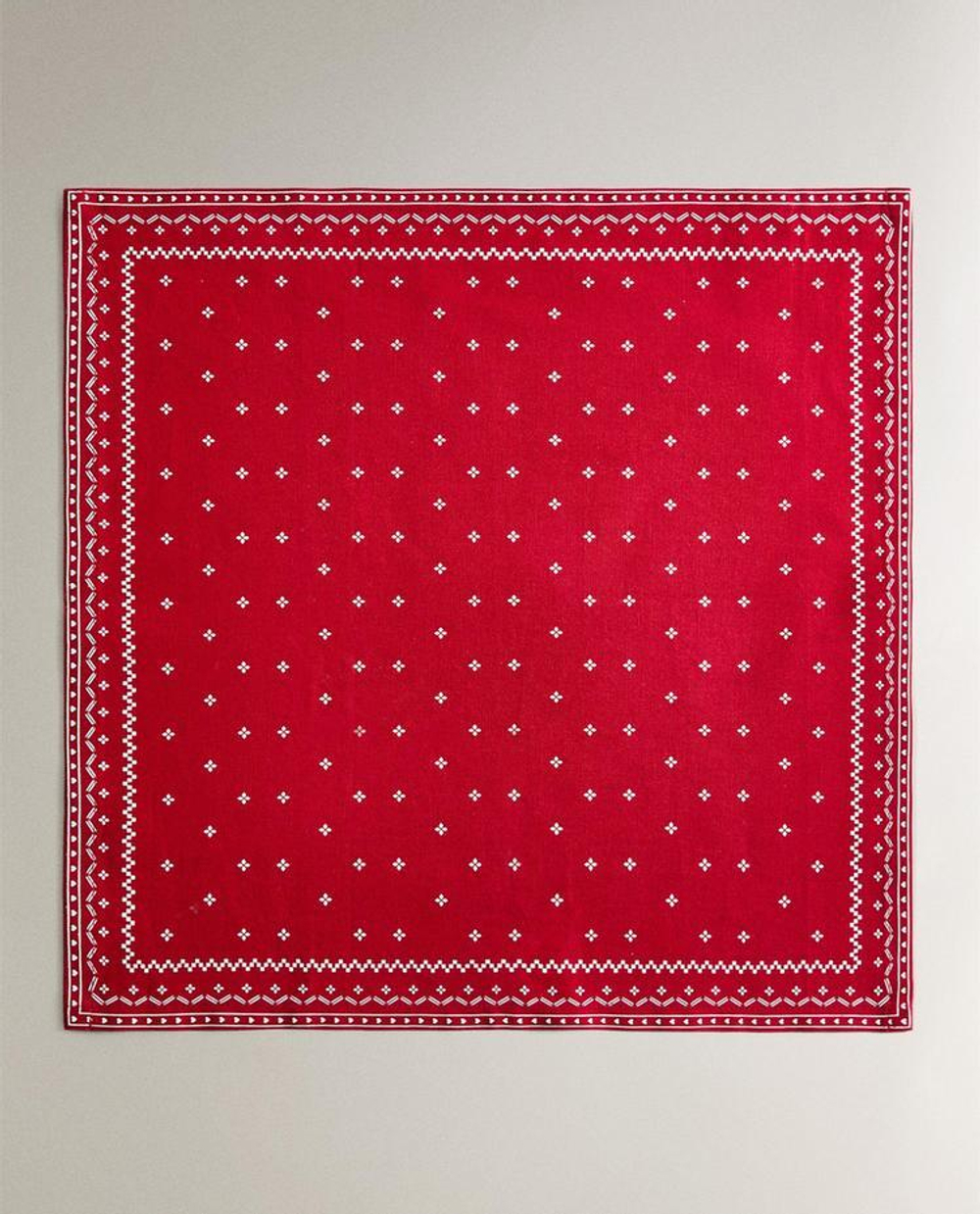 ZARA HOME КУХОННЫЕ ПОЛОТЕНЦА С КОНТРАСТНЫМ РОЖДЕСТВЕНСКИМ ПРИНТОМ (НАБОР ИЗ 2 ШТ.), КРАСНЫЙ