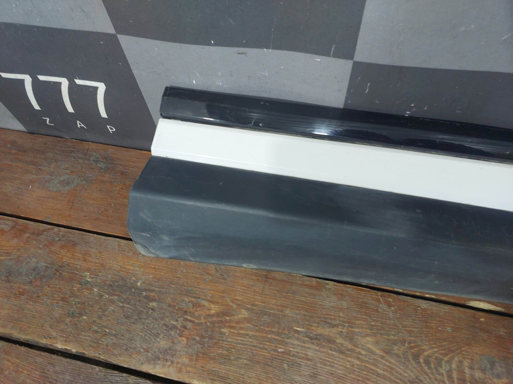 Накладка двери передней правой Exeed LX 19-нв Б/У Оригинал 609000293AA