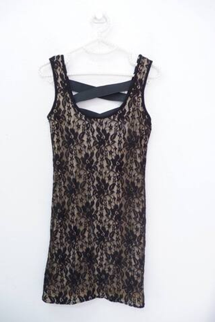 Платье кружевное 42 размер