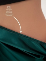 Весенняя юбка атласная плотная, изумрудная, на резинке,