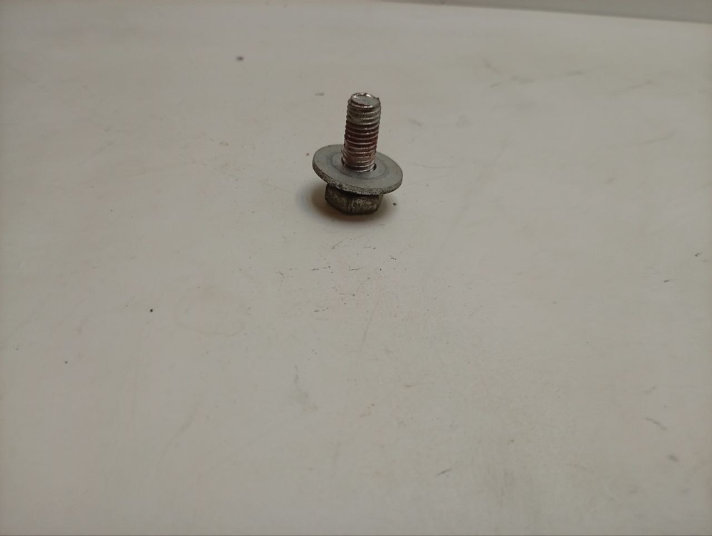 WF602W0BCWQ/LP кт23 Болт крепления шкива для стиральной машины Samsung б/у