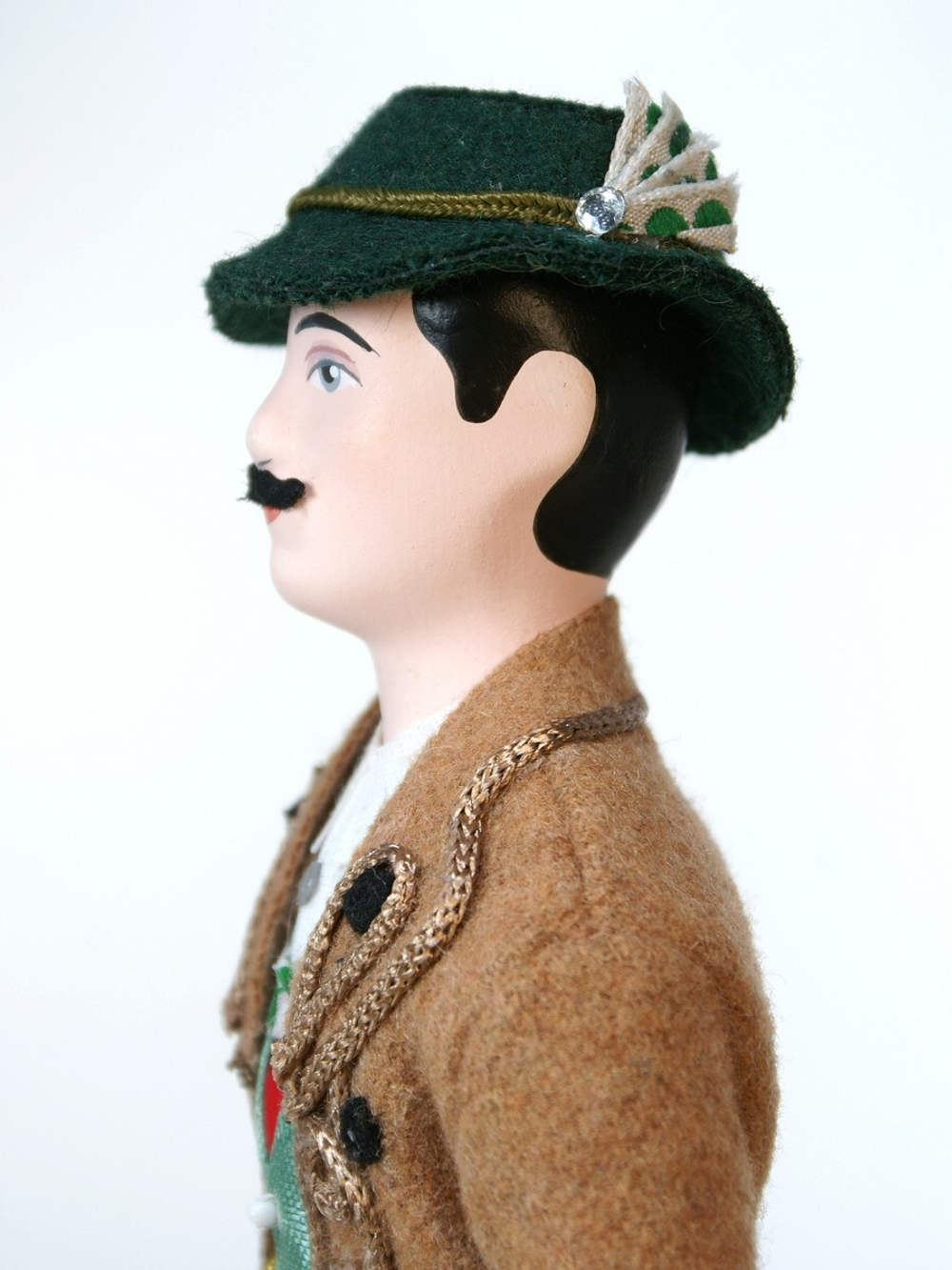 Кукла фарфоровая в Мужском национальном немецком костюме 20в. Бавария