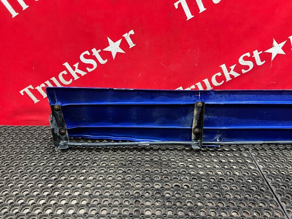 Спойлер кабины боковой левый 2022г