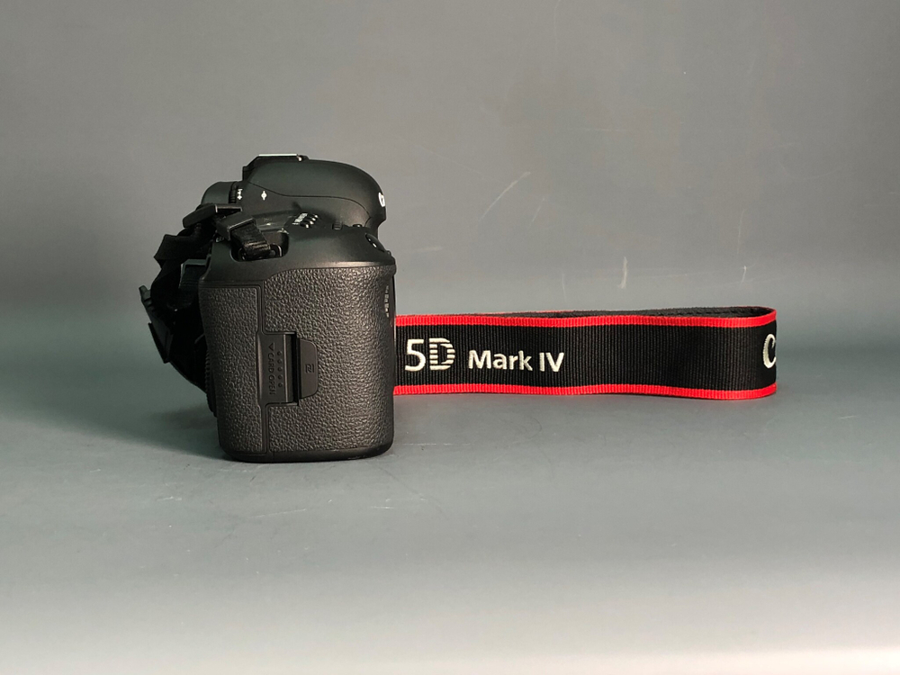 Canon 5D Mark IV Body 44.000 кадров
