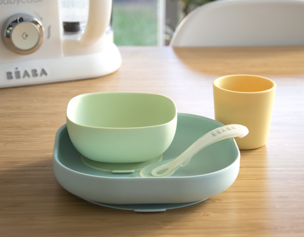 Набор посуды: 2 тарелки, стакан, ложка Beaba Silicone