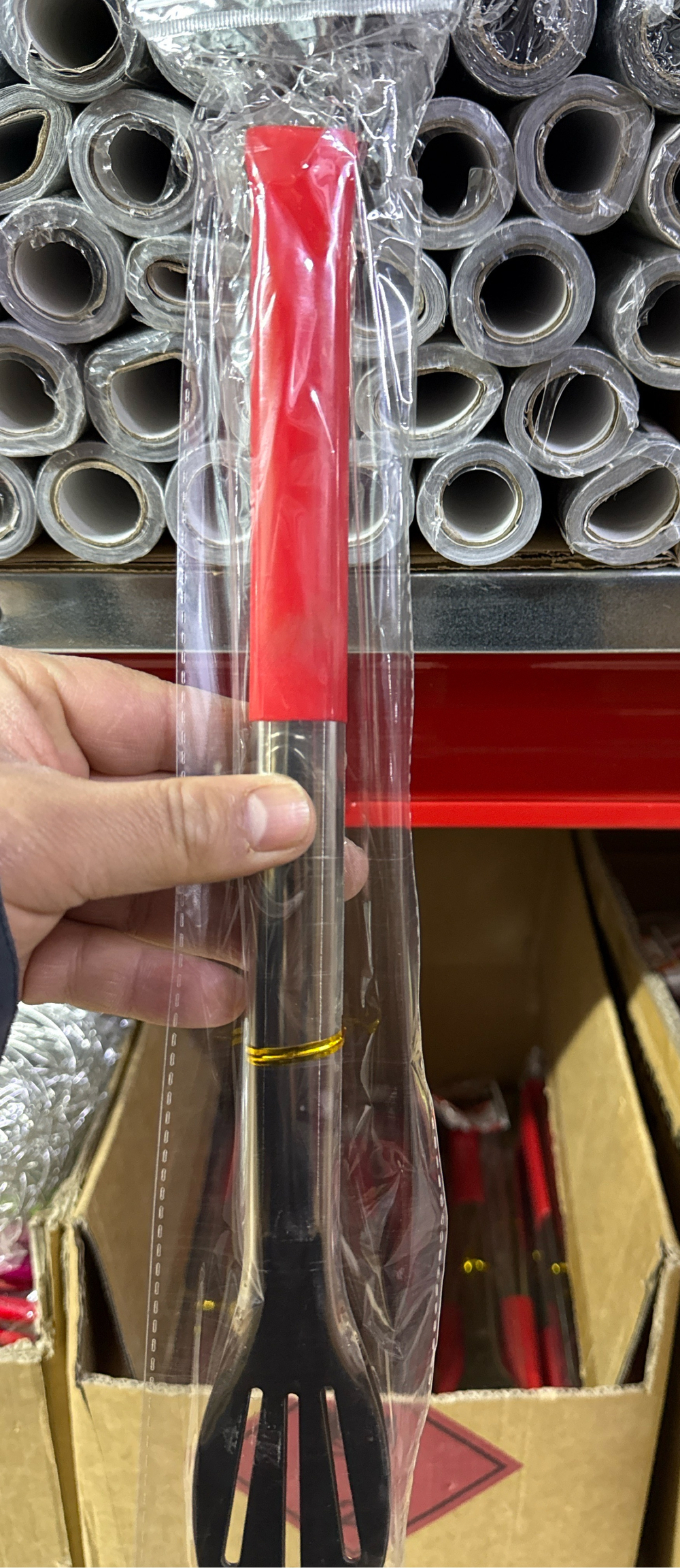 Щипцы кухонные с красной ручкой большие