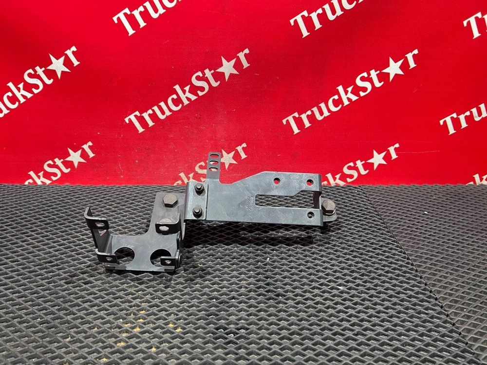 Кронштейн клапана стояночного тормоза