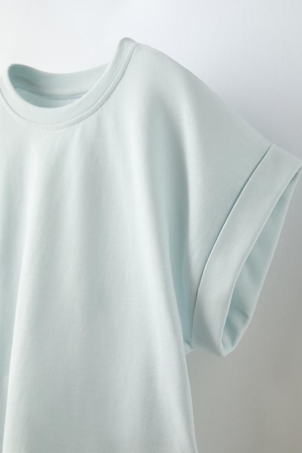 ZARA ФУТБОЛКА С ОТВОРОТАМИ НА РУКАВАХ, ЗЕЛЕНОВАТО-СИНИЙ