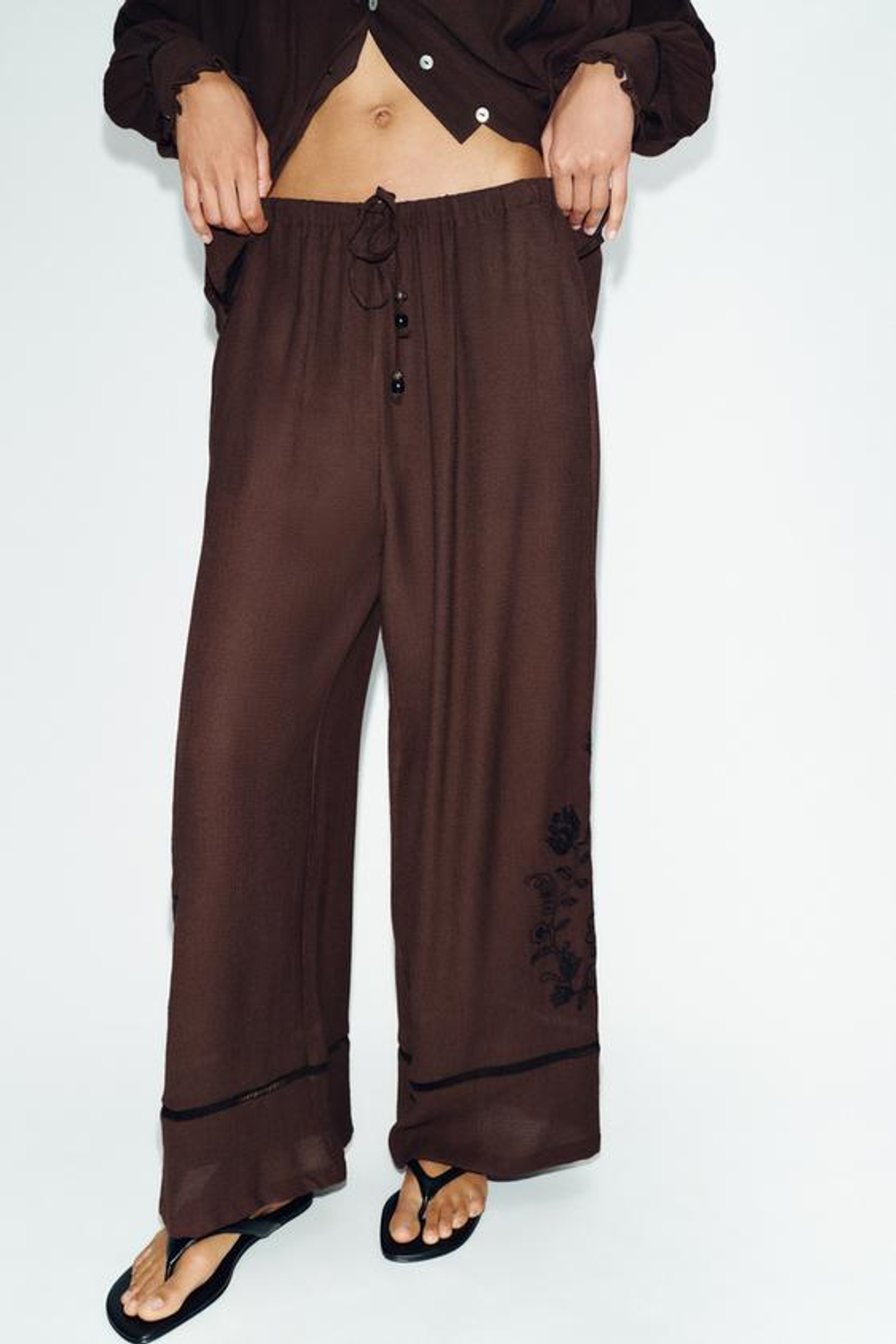 ZARA ШИРОКИЕ БРЮКИ С ВЫШИВКОЙ И КРУЖЕВНЫМИ ВСТАВКАМИ, КОРИЧНЕВЫЙ